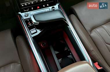 Позашляховик / Кросовер Audi e-tron 2022 в 