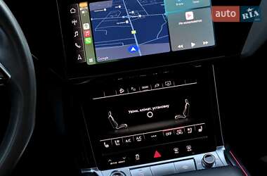 Позашляховик / Кросовер Audi e-tron 2022 в 