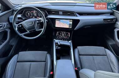 Внедорожник / Кроссовер Audi e-tron 2020 в 