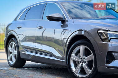 Позашляховик / Кросовер Audi e-tron 2020 в 