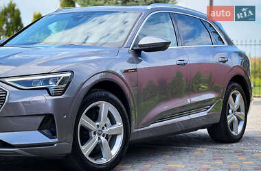Позашляховик / Кросовер Audi e-tron 2020 в 