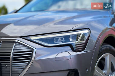 Позашляховик / Кросовер Audi e-tron 2020 в 