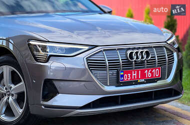 Позашляховик / Кросовер Audi e-tron 2020 в 