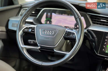 Позашляховик / Кросовер Audi e-tron 2020 в 