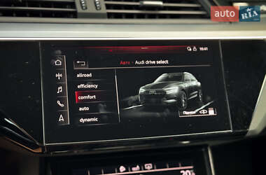 Позашляховик / Кросовер Audi e-tron 2020 в 