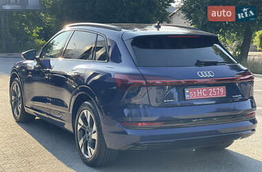 Внедорожник / Кроссовер Audi e-tron 2021 в 