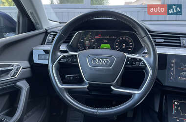 Внедорожник / Кроссовер Audi e-tron 2021 в 