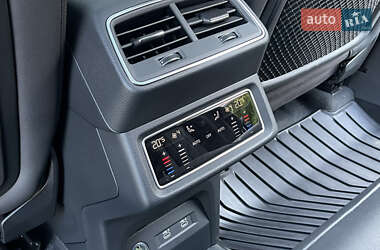 Внедорожник / Кроссовер Audi e-tron 2021 в 