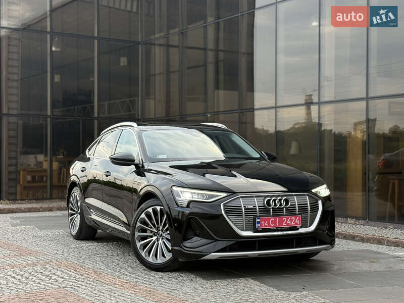 Позашляховик / Кросовер Audi e-tron 2022 в Мукачевому