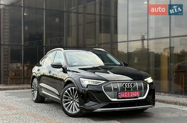Внедорожник / Кроссовер Audi e-tron 2022 в 