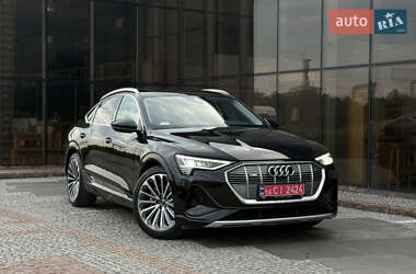 Внедорожник / Кроссовер Audi e-tron 2022 в 