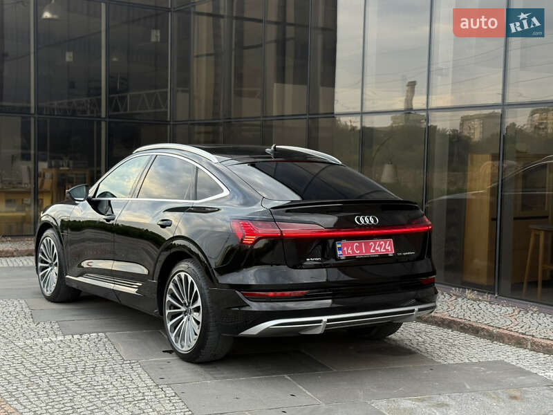 Позашляховик / Кросовер Audi e-tron 2022 в Мукачевому