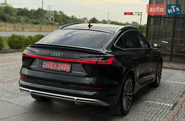 Внедорожник / Кроссовер Audi e-tron 2022 в 