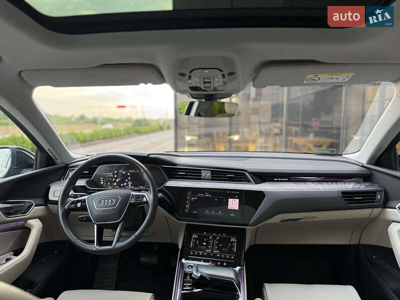 Позашляховик / Кросовер Audi e-tron 2022 в Мукачевому