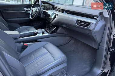 Внедорожник / Кроссовер Audi e-tron 2020 в 
