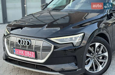 Внедорожник / Кроссовер Audi e-tron 2020 в 