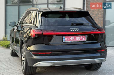 Внедорожник / Кроссовер Audi e-tron 2020 в 