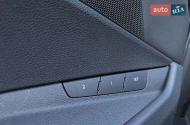 Внедорожник / Кроссовер Audi e-tron 2020 в 
