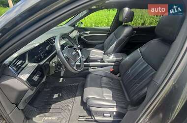 Позашляховик / Кросовер Audi e-tron 2019 в 