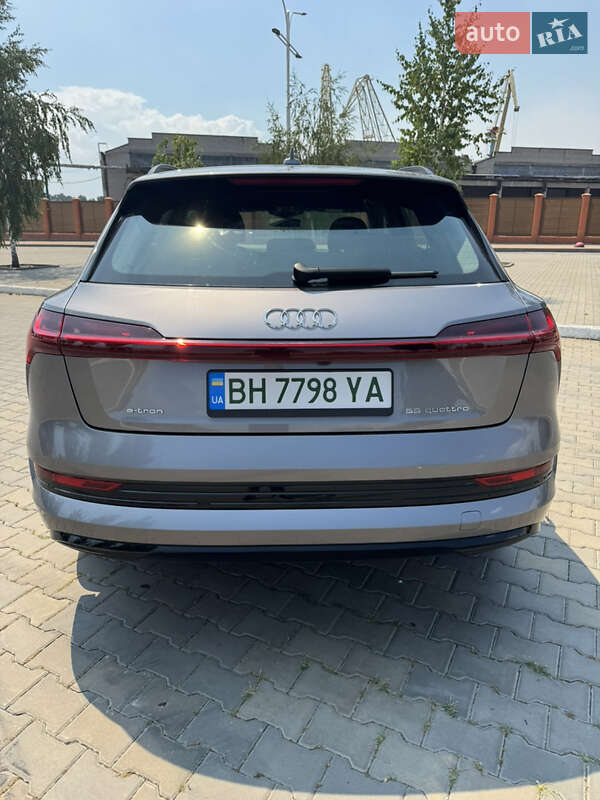 Позашляховик / Кросовер Audi e-tron 2020 в Ізмаїлі