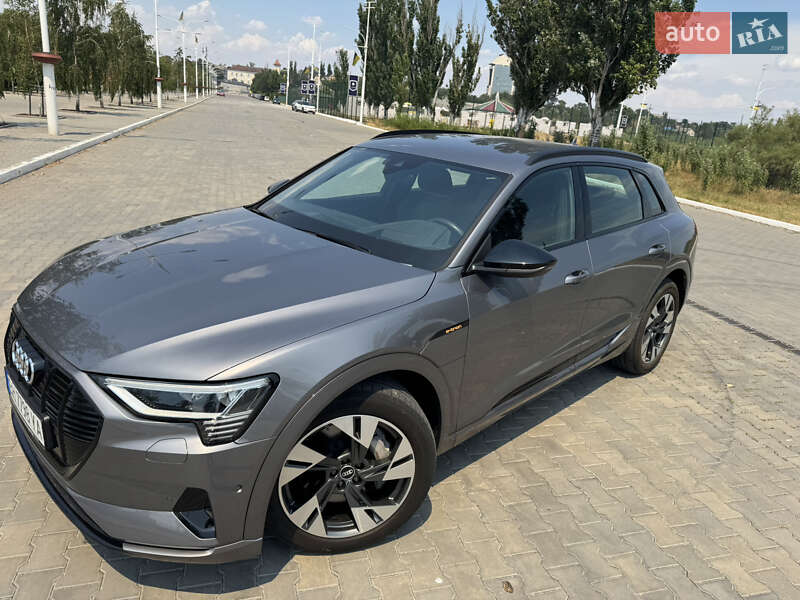 Позашляховик / Кросовер Audi e-tron 2020 в Ізмаїлі