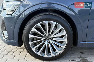 Позашляховик / Кросовер Audi e-tron 2022 в 