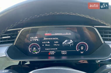 Внедорожник / Кроссовер Audi e-tron 2022 в 
