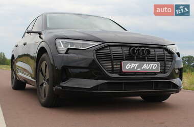 Внедорожник / Кроссовер Audi e-tron 2022 в 