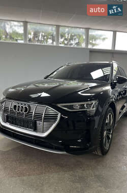 Внедорожник / Кроссовер Audi e-tron 2019 в 