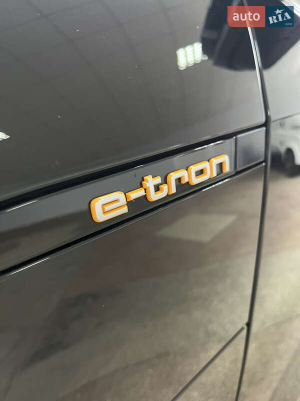 Позашляховик / Кросовер Audi e-tron 2019 в Тернополі