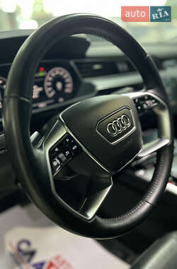 Внедорожник / Кроссовер Audi e-tron 2019 в 