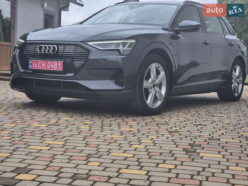 Позашляховик / Кросовер Audi e-tron 2020 в Стрию