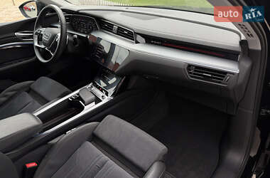 Внедорожник / Кроссовер Audi e-tron 2023 в 