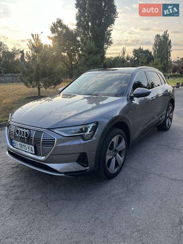 Позашляховик / Кросовер Audi e-tron 2019 в Полтаві