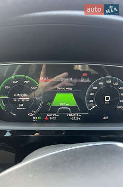Внедорожник / Кроссовер Audi e-tron 2019 в 
