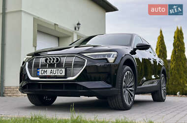 Позашляховик / Кросовер Audi e-tron 2022 в 
