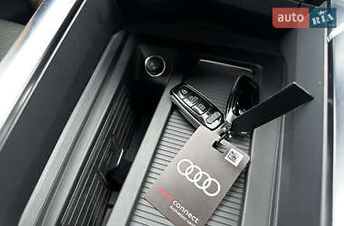 Позашляховик / Кросовер Audi e-tron 2022 в 