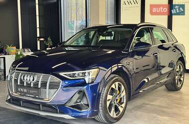 Внедорожник / Кроссовер Audi e-tron 2021 в 