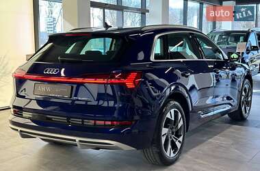 Внедорожник / Кроссовер Audi e-tron 2021 в 