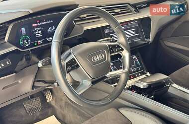 Внедорожник / Кроссовер Audi e-tron 2021 в 