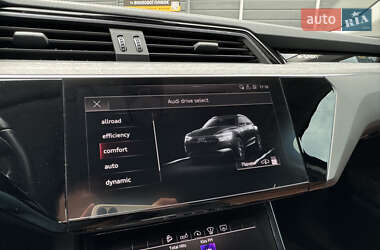 Внедорожник / Кроссовер Audi e-tron 2019 в 