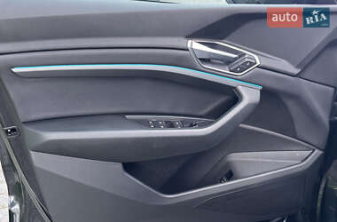 Внедорожник / Кроссовер Audi e-tron 2019 в 