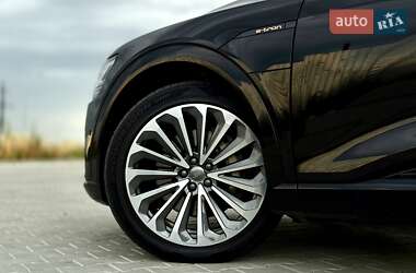 Внедорожник / Кроссовер Audi e-tron 2019 в 