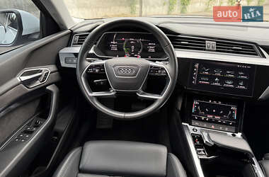 Внедорожник / Кроссовер Audi e-tron 2021 в 