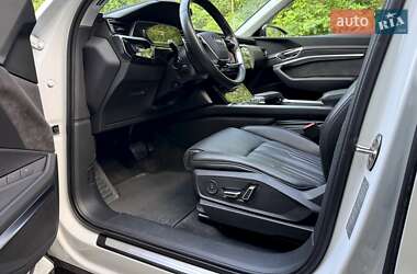Внедорожник / Кроссовер Audi e-tron 2019 в 