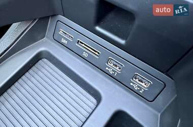 Внедорожник / Кроссовер Audi e-tron 2019 в 