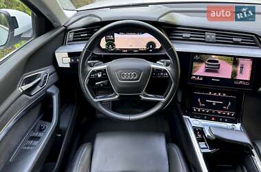 Внедорожник / Кроссовер Audi e-tron 2019 в 