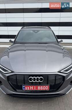 Внедорожник / Кроссовер Audi e-tron 2020 в 