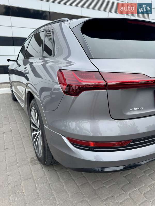 Позашляховик / Кросовер Audi e-tron 2020 в Рівному