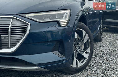 Внедорожник / Кроссовер Audi e-tron 2021 в 